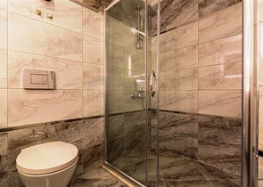 مجمع سكني حديث الإنشاء في منطقة محمودلار – ألانيا