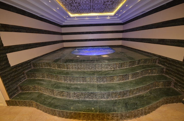 شقق ضمن مجمع سكني فاخر حديث في منطقة محمودلار – ألانيا