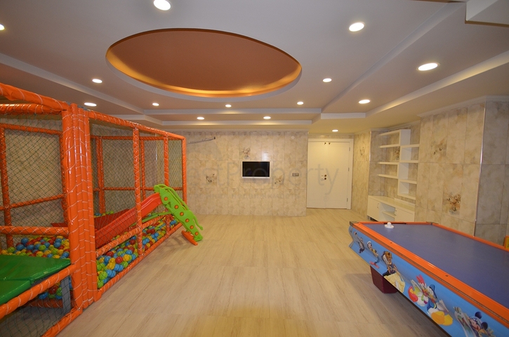 شقق ضمن مجمع سكني فاخر حديث في منطقة محمودلار – ألانيا