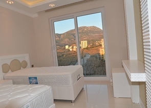 شقق ضمن مجمع سكني فاخر حديث في منطقة محمودلار – ألانيا