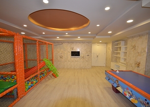 شقق ضمن مجمع سكني فاخر حديث في منطقة محمودلار – ألانيا