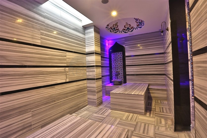 شقة بتخطيط 1+1 ضمن مجمع فاخر بسعر مغري في منطقة أفسلار – ألانيا