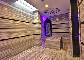 شقة بتخطيط 1+1 ضمن مجمع فاخر بسعر مغري في منطقة أفسلار – ألانيا