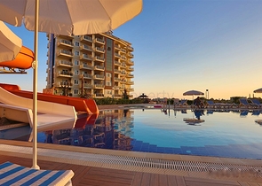 شقة بتخطيط 1+1 ضمن مجمع فاخر بسعر مغري في منطقة أفسلار – ألانيا