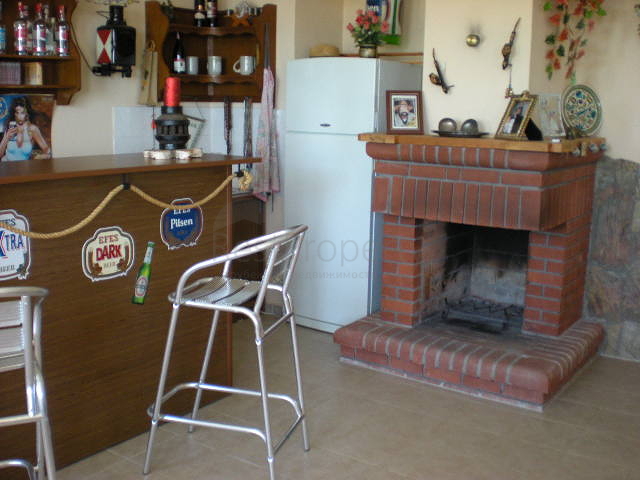 فيلا فاخرة واسعة بإطلالات خلابة على المدينة والبحر الأبيض المتوسط في مركز مدينة الانيا.