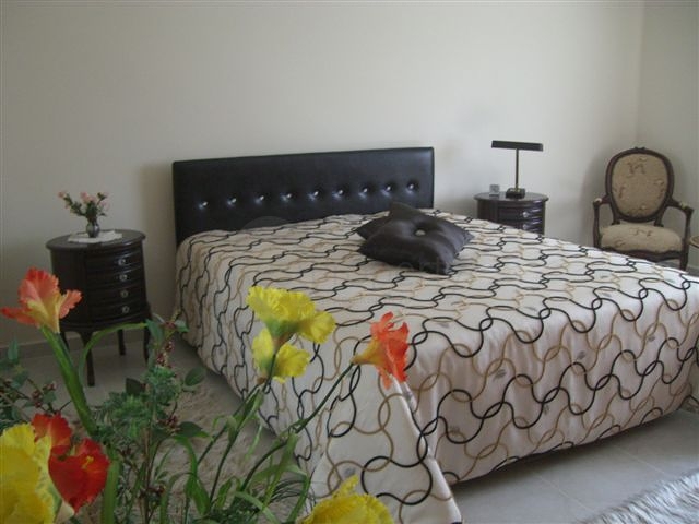 فيلا فاخرة واسعة بإطلالات خلابة على المدينة والبحر الأبيض المتوسط في مركز مدينة الانيا.