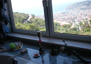 فيلا فاخرة واسعة بإطلالات خلابة على المدينة والبحر الأبيض المتوسط في مركز مدينة الانيا.