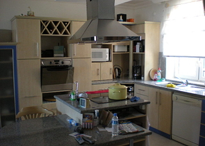 فيلا فاخرة واسعة بإطلالات خلابة على المدينة والبحر الأبيض المتوسط في مركز مدينة الانيا.