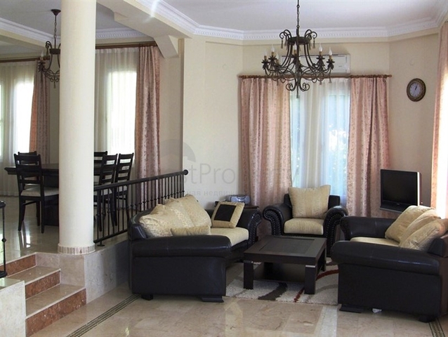 فيلا فاخرة مميزة ضمن أحد المجمعات الضخمة في منطقة كارجي جاك – الانيا