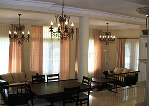 فيلا فاخرة مميزة ضمن أحد المجمعات الضخمة في منطقة كارجي جاك – الانيا