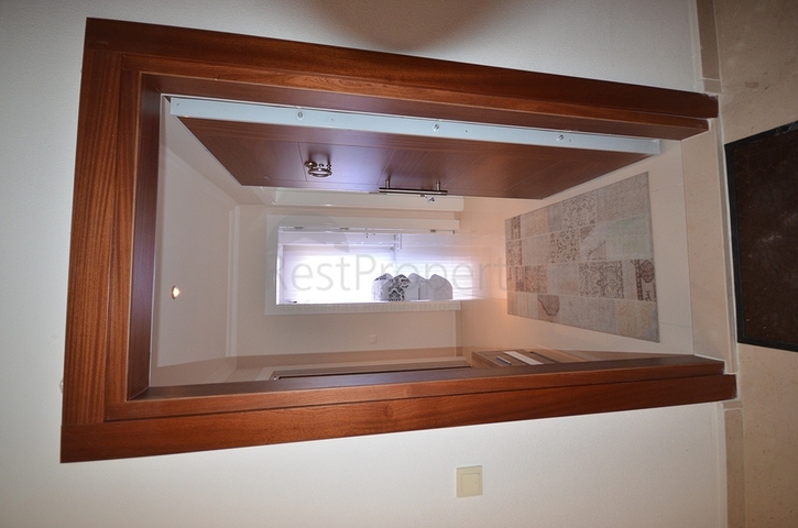 شقة كبيرة 1+1 في وسط منطقة أوبا ، على بعد 100 متر فقط من البحر 