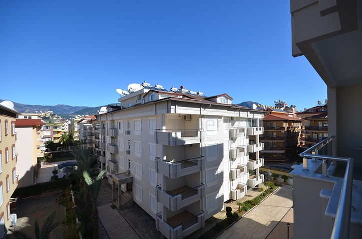 شقة كبيرة 1+1 في وسط منطقة أوبا ، على بعد 100 متر فقط من البحر 