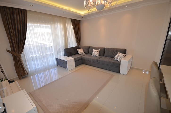 شقة كبيرة 1+1 في وسط منطقة أوبا ، على بعد 100 متر فقط من البحر 