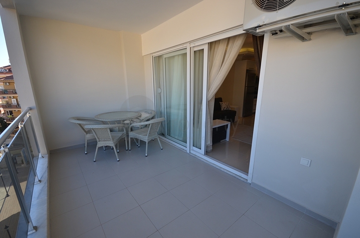 شقة كبيرة 1+1 في وسط منطقة أوبا ، على بعد 100 متر فقط من البحر 