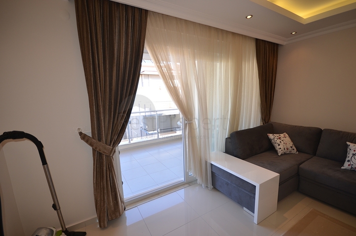 شقة كبيرة 1+1 في وسط منطقة أوبا ، على بعد 100 متر فقط من البحر 