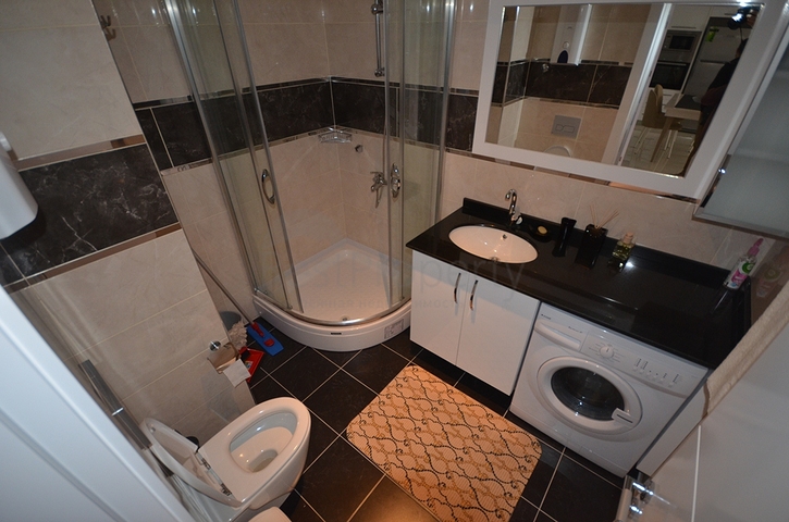 شقة كبيرة 1+1 في وسط منطقة أوبا ، على بعد 100 متر فقط من البحر 