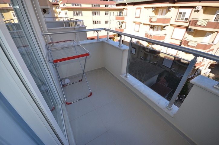 شقة كبيرة 1+1 في وسط منطقة أوبا ، على بعد 100 متر فقط من البحر 