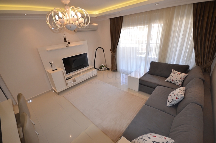 شقة كبيرة 1+1 في وسط منطقة أوبا ، على بعد 100 متر فقط من البحر 