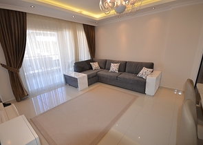 شقة كبيرة 1+1 في وسط منطقة أوبا ، على بعد 100 متر فقط من البحر 