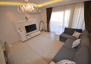 شقة كبيرة 1+1 في وسط منطقة أوبا ، على بعد 100 متر فقط من البحر 