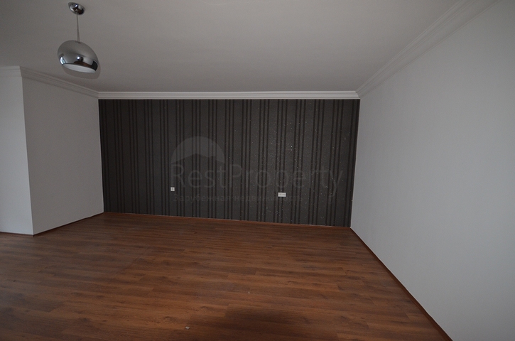 دوبلكس غرفتين وصالة ضمن مجمع سكني حديث في كاستل / الانيا 