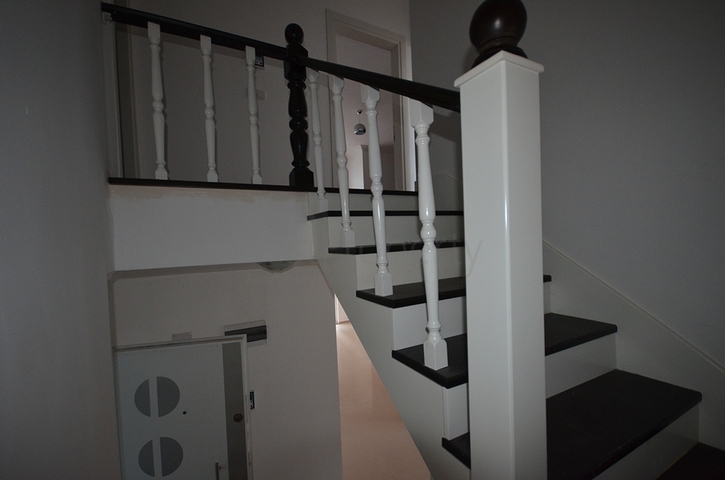 دوبلكس غرفتين وصالة ضمن مجمع سكني حديث في كاستل / الانيا 