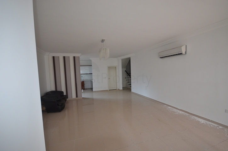 دوبلكس غرفتين وصالة ضمن مجمع سكني حديث في كاستل / الانيا 