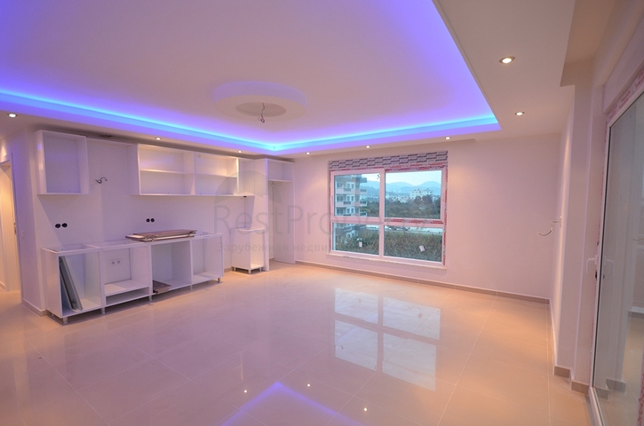 شقق ضمن بناء سكني في منطقة كاستل في مدينة ألانيا الساحلية