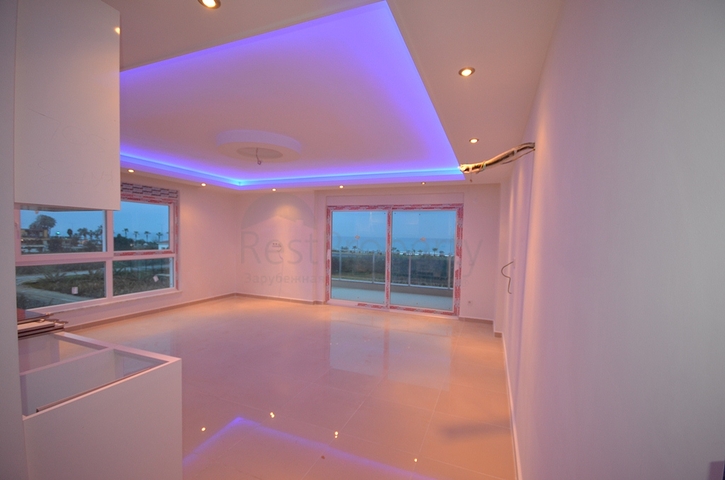 شقق ضمن بناء سكني في منطقة كاستل في مدينة ألانيا الساحلية