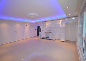 شقق ضمن بناء سكني في منطقة كاستل في مدينة ألانيا الساحلية