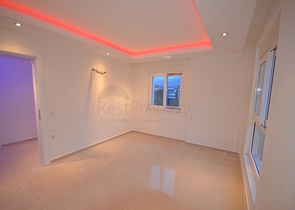 شقق ضمن بناء سكني في منطقة كاستل في مدينة ألانيا الساحلية