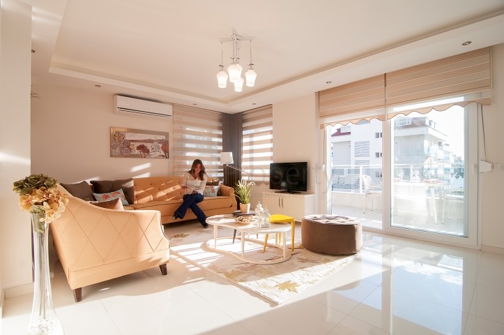 مجمع سكني مميز على مسافة قريبة من البحر في منطقة كاستل – ألانيا