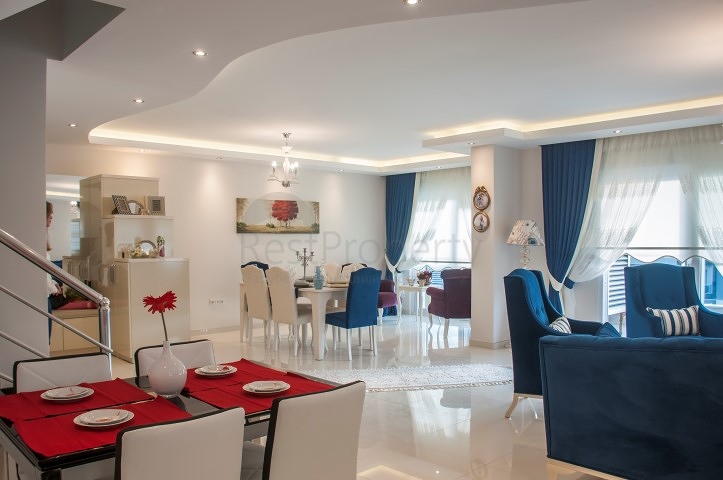 مجمع سكني مميز على مسافة قريبة من البحر في منطقة كاستل – ألانيا