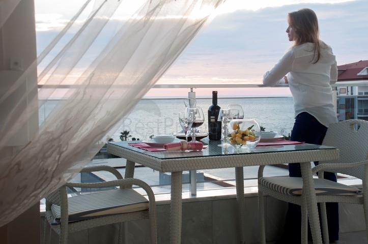 مجمع سكني مميز على مسافة قريبة من البحر في منطقة كاستل – ألانيا