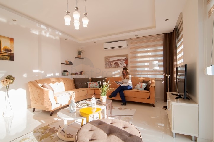 مجمع سكني مميز على مسافة قريبة من البحر في منطقة كاستل – ألانيا