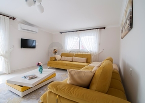 مجمع سكني مميز على مسافة قريبة من البحر في منطقة كاستل – ألانيا