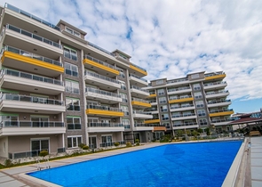 مجمع سكني مميز على مسافة قريبة من البحر في منطقة كاستل – ألانيا