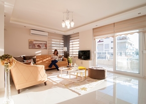 مجمع سكني مميز على مسافة قريبة من البحر في منطقة كاستل – ألانيا