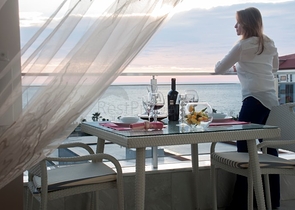 مجمع سكني مميز على مسافة قريبة من البحر في منطقة كاستل – ألانيا