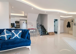 مجمع سكني مميز على مسافة قريبة من البحر في منطقة كاستل – ألانيا