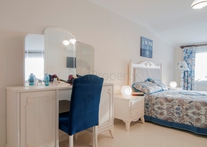 مجمع سكني مميز على مسافة قريبة من البحر في منطقة كاستل – ألانيا