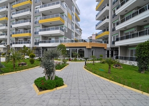 مجمع سكني مميز على مسافة قريبة من البحر في منطقة كاستل – ألانيا