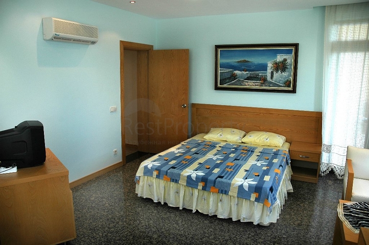 لمحبي الرفاهية والرقي والراحة فيلا على الطراز الفاخر في منطقة كاستل – ألانيا