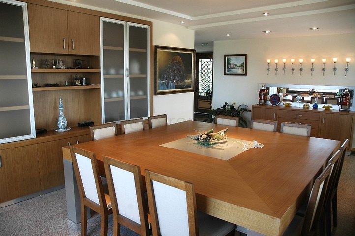 لمحبي الرفاهية والرقي والراحة فيلا على الطراز الفاخر في منطقة كاستل – ألانيا