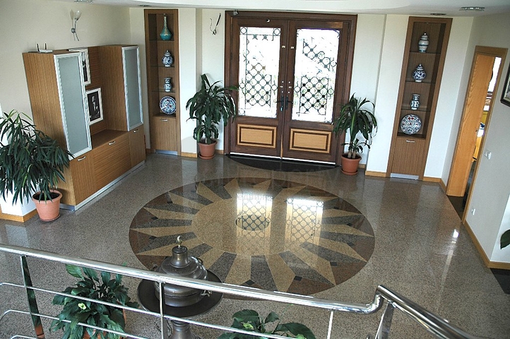 لمحبي الرفاهية والرقي والراحة فيلا على الطراز الفاخر في منطقة كاستل – ألانيا