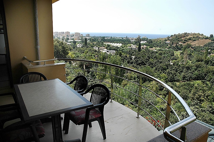 لمحبي الرفاهية والرقي والراحة فيلا على الطراز الفاخر في منطقة كاستل – ألانيا