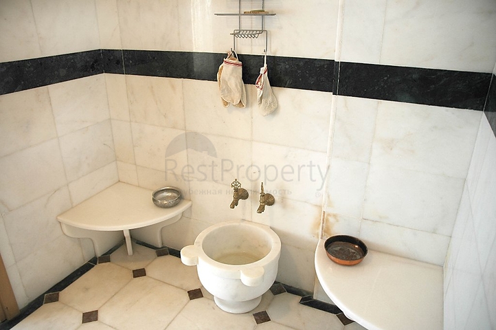 لمحبي الرفاهية والرقي والراحة فيلا على الطراز الفاخر في منطقة كاستل – ألانيا