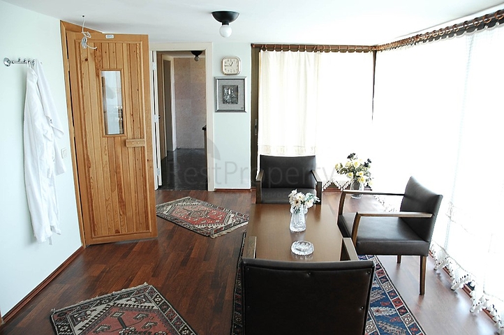 لمحبي الرفاهية والرقي والراحة فيلا على الطراز الفاخر في منطقة كاستل – ألانيا