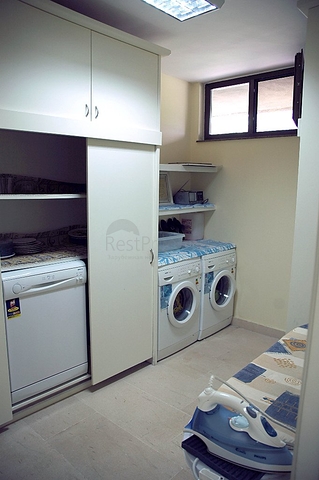 لمحبي الرفاهية والرقي والراحة فيلا على الطراز الفاخر في منطقة كاستل – ألانيا