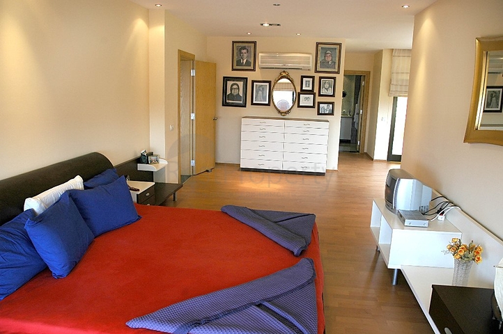 لمحبي الرفاهية والرقي والراحة فيلا على الطراز الفاخر في منطقة كاستل – ألانيا